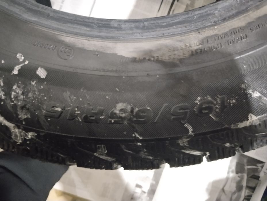 Продаю липучки 2 шины на 15