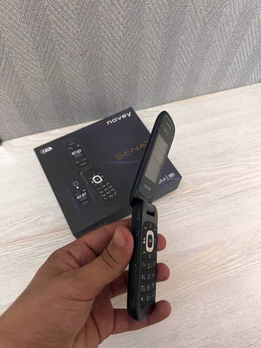Novey Senat telefon