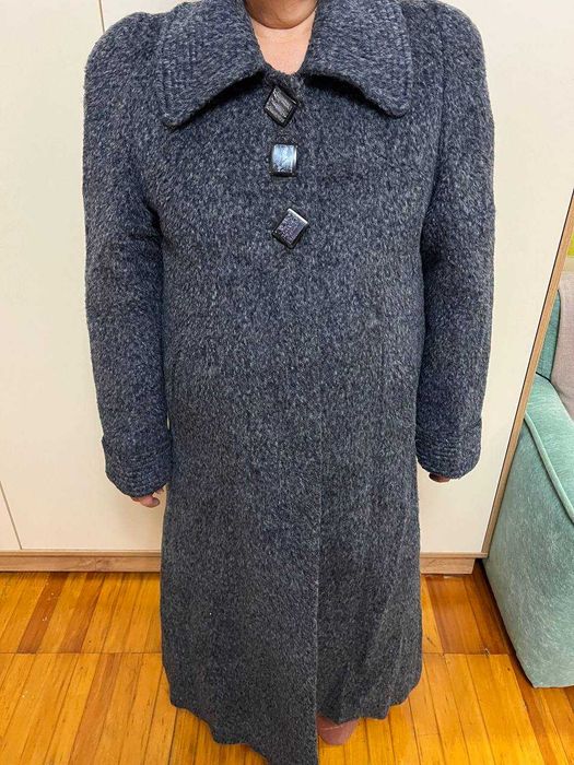 Шерстяное пальто в идеальном состоянии