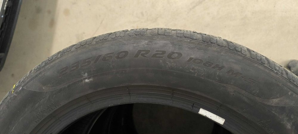 Зимни гуми, Pirelli 235/60/20, Дот 2021г