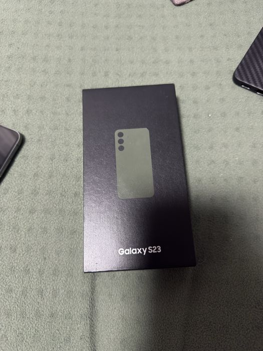 Продам Samsung s23 8/128