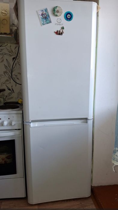 Холодильник срочно продам