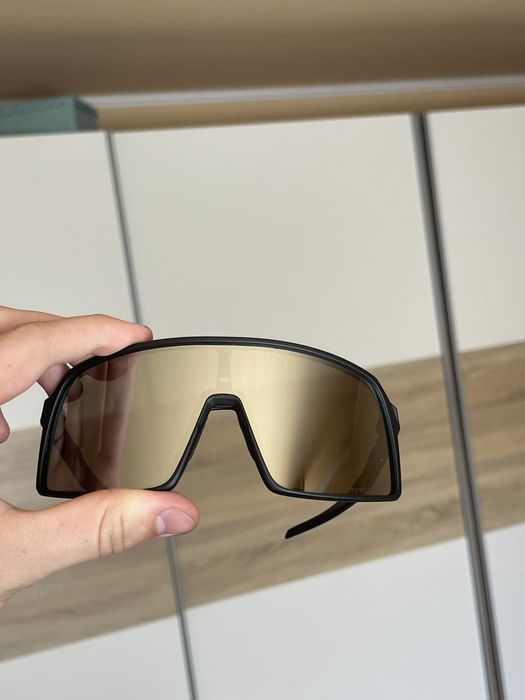 Oakley Sutro Black