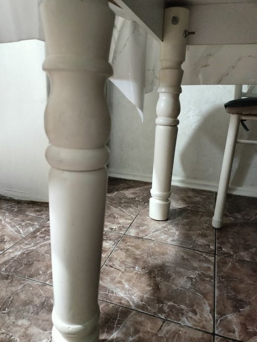 Стол стуля кухонный