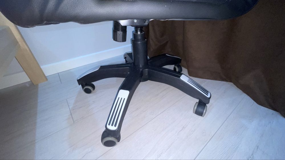 Кресло кожанный