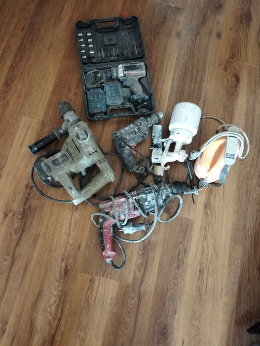 Комплект инструментов  всё работает бу