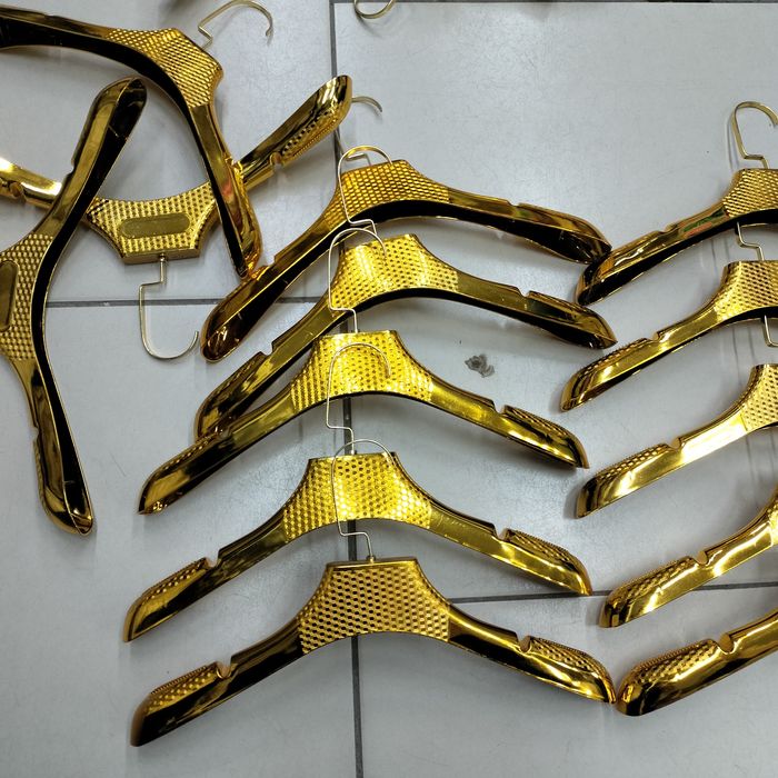 Вешалки для одежды