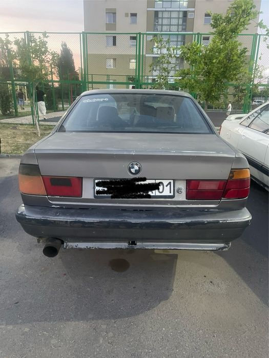 Продам машину бмв на ходу