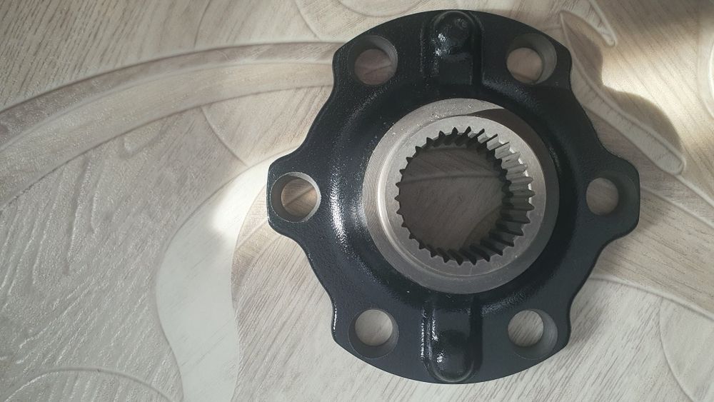 Продам привод от Лексус 470 с фланцем.