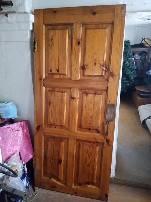 Две двери       .