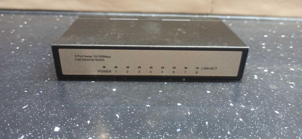 Суичове и рутер TP Link