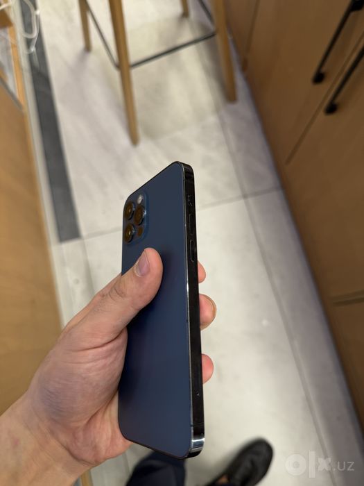 iPhone 12 pro Blue