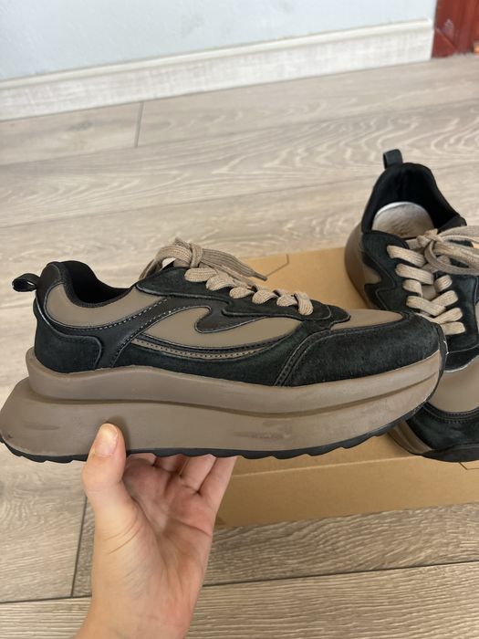 Продаются кроссовки Respect / Размер 38