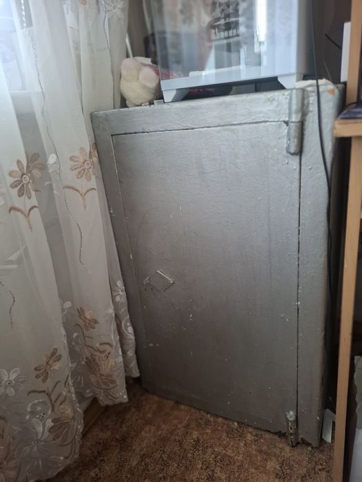 Продам сейф металл 3мм