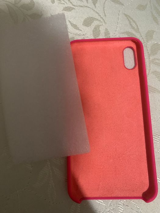 Чехлы на телефон