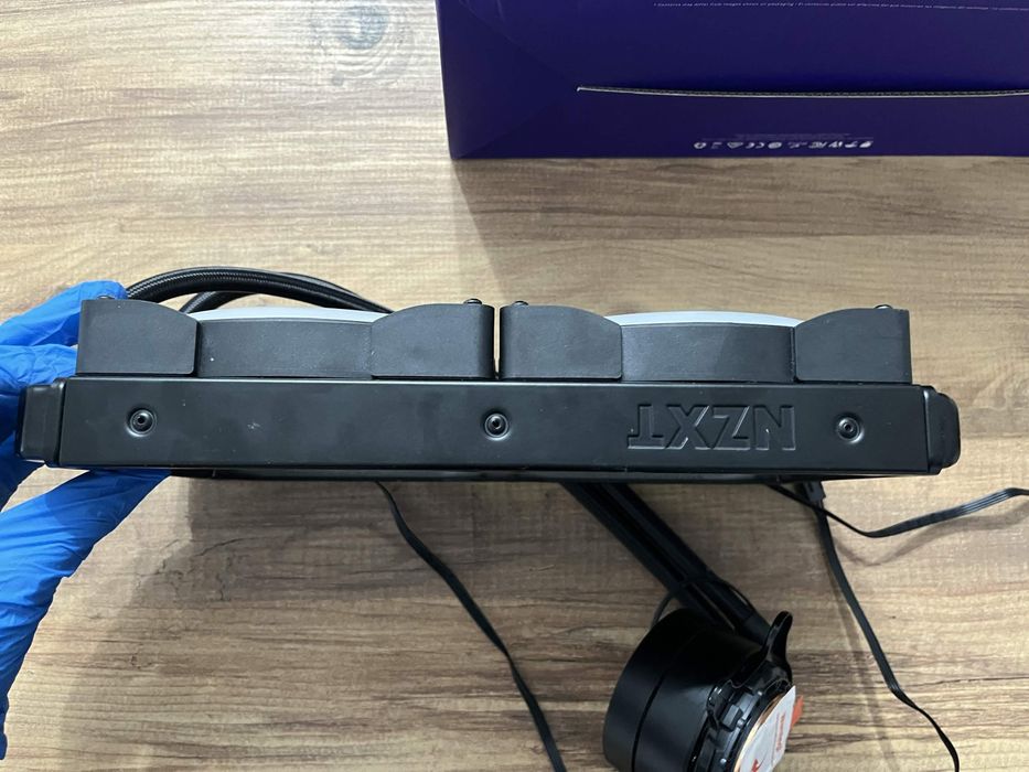 Cooler CPU NZXT Kraken X63 RGB

Coolerul este in stare buna, cu urme m