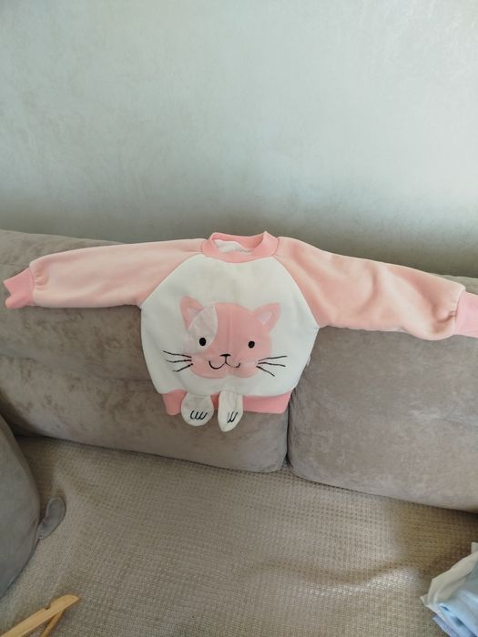 Детские,кофточки для девочки.