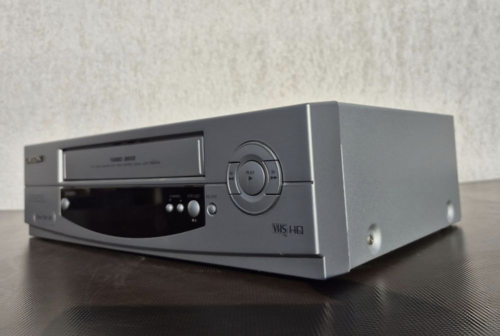 Vând  video recorder marca Orion model  VH-522-SI