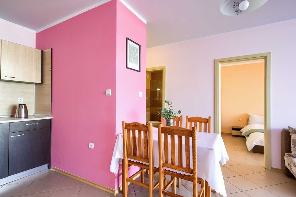 ТОП / Хубав двустаен в централната част на Слънчев бряг, Гранд Камелия