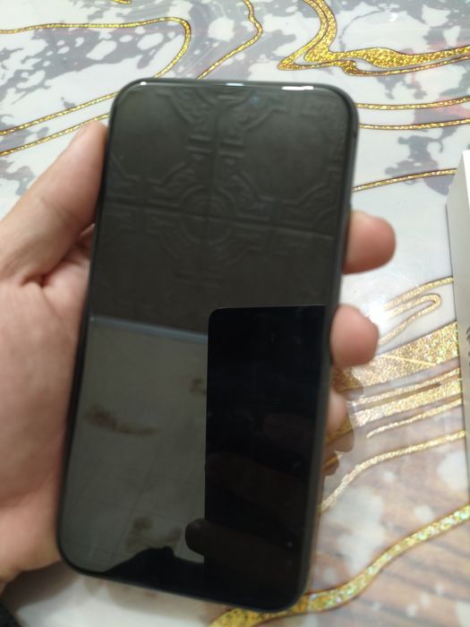 Iphone 11 с гарантией, покупал в сулпаке