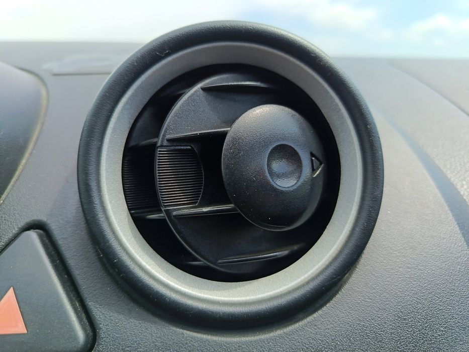 Grila aerisire centrala dreapta Ford Fiesta 5 [Fabr 2001-2010] OEM