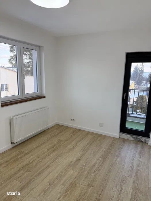 Central - Vanzare apartament 3 camere - Str. Al. Papiu Ilarian — fotografia 3