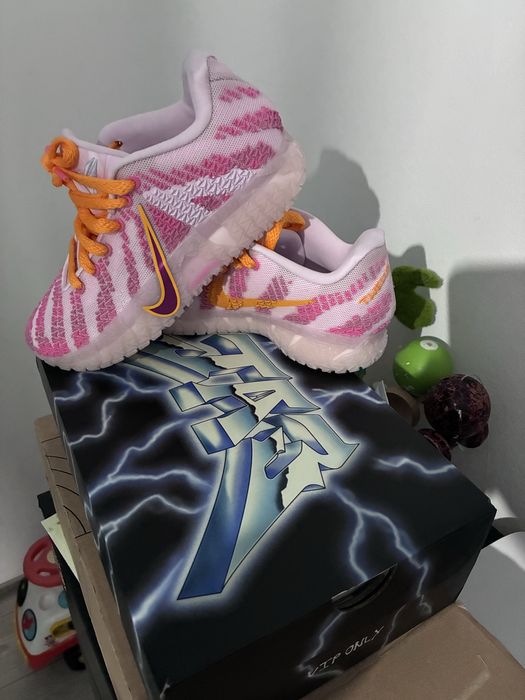 Vand Nike Ja 3 “Jelly Bean” marimea 35.5 copii