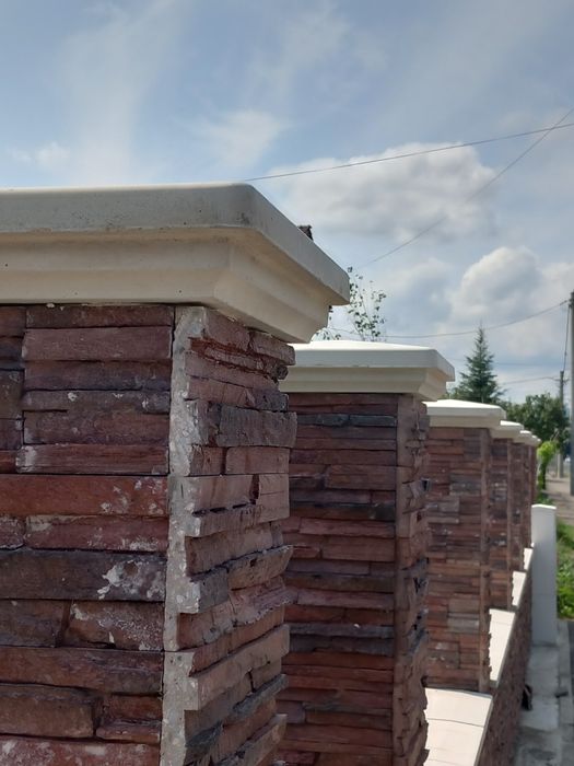 Capace intervale coame gard