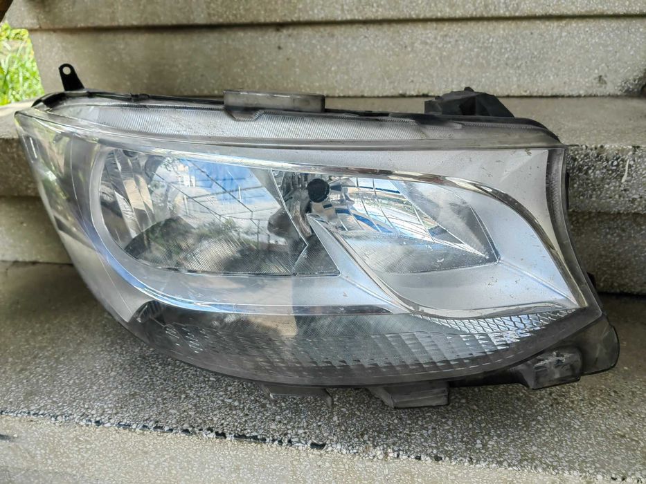 Фарове Mercedes Sprinter W910 ляв десен/Фар Мерцедес Спрентер Оригинал