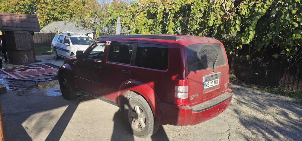 Vând urgent dodge nitro