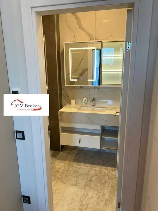 Тристаен апартамент в Кръстова вада