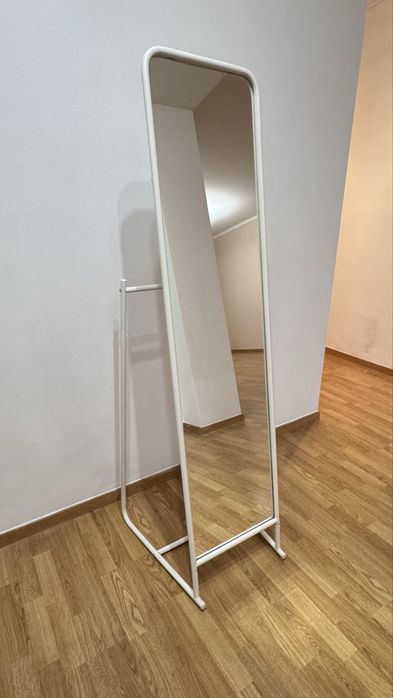 Напольное зеркало в Ikea