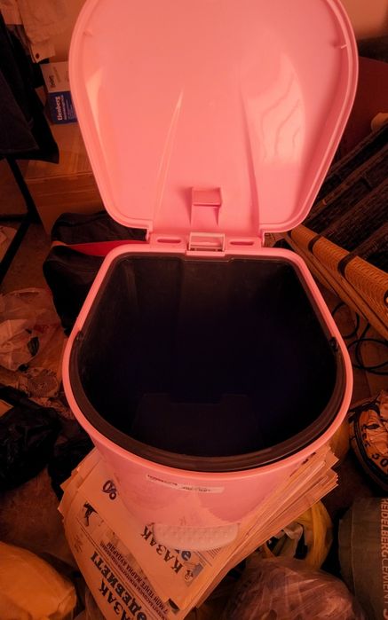 Мусорное ведро с крышкой 20л