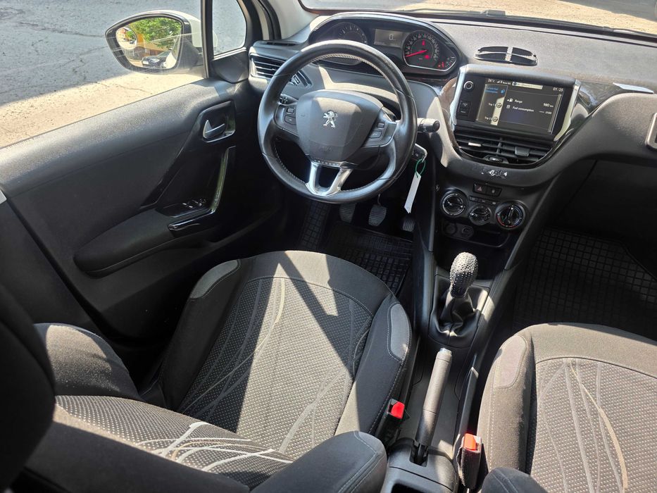 Peugeot 208 1.4i Бензин Газ Климатик Фейслифт