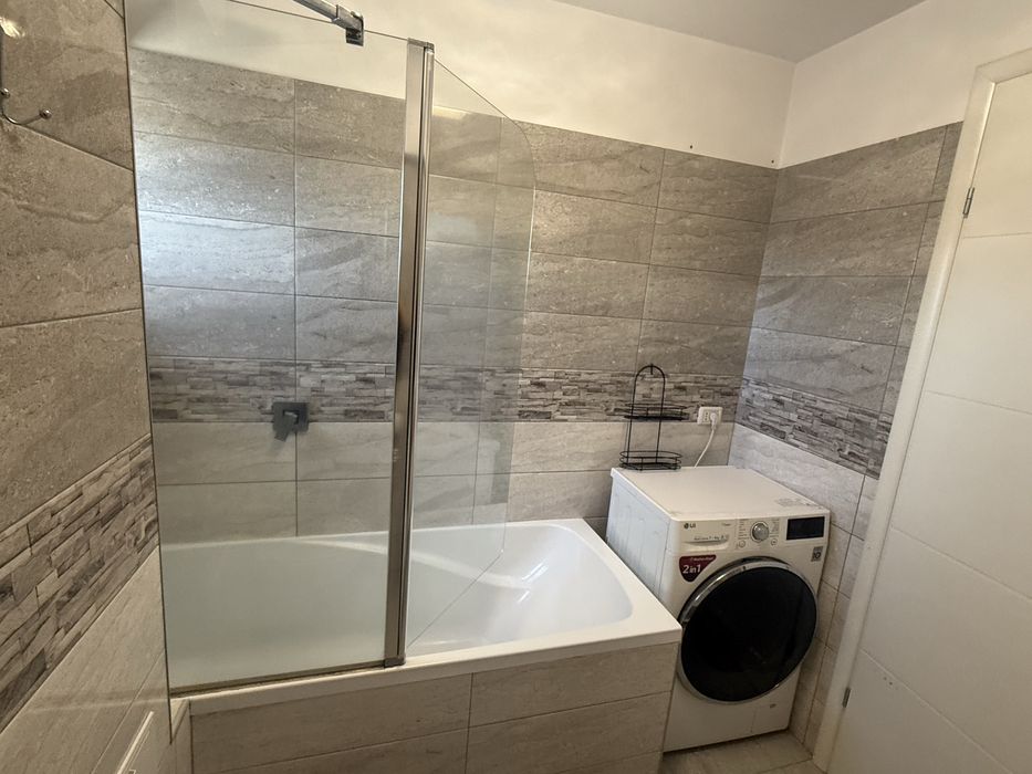 Inchiriez apartament