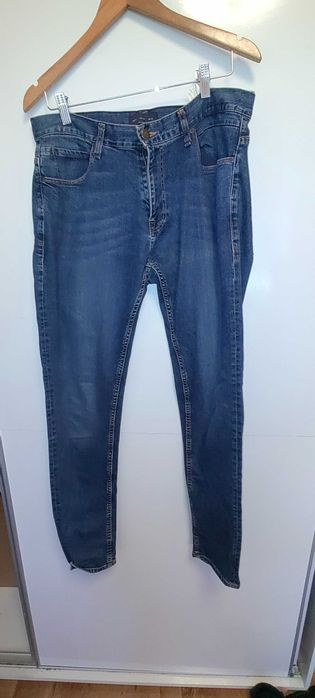 Продавам мъжки дънки