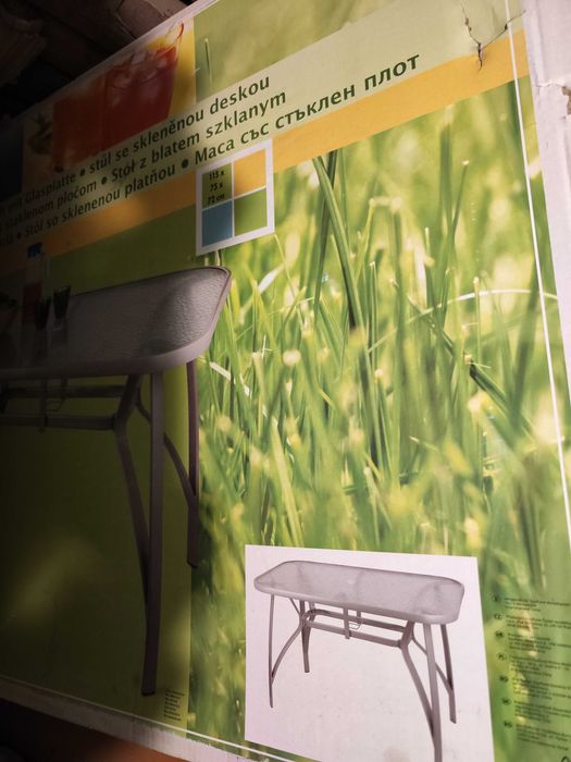 Градински:маса ,60 лв 2бр  кръгла,правоъгълна 1бр, душ 2 бр.20лв за бр