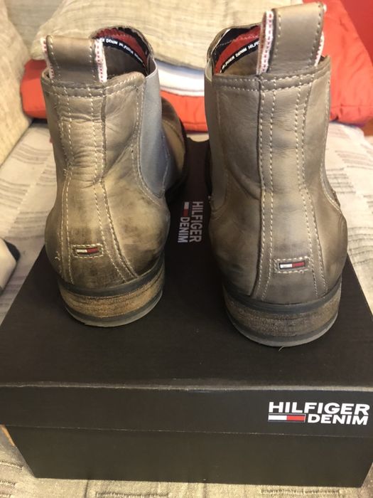 Vand ghete originale Tommy Hilfiger, marime 42 ( merg si pt 43)