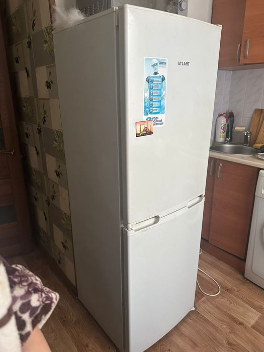 Продам холодильник Atlant