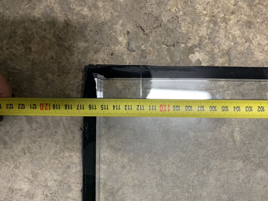 Стекло от пластиковых оконн