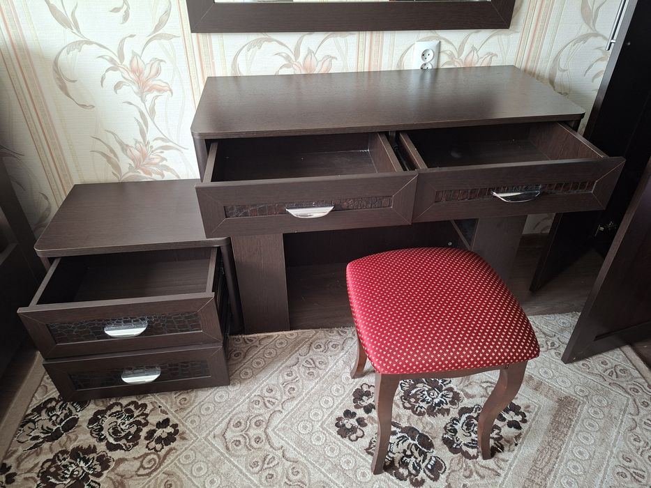 Спальный гарнитур