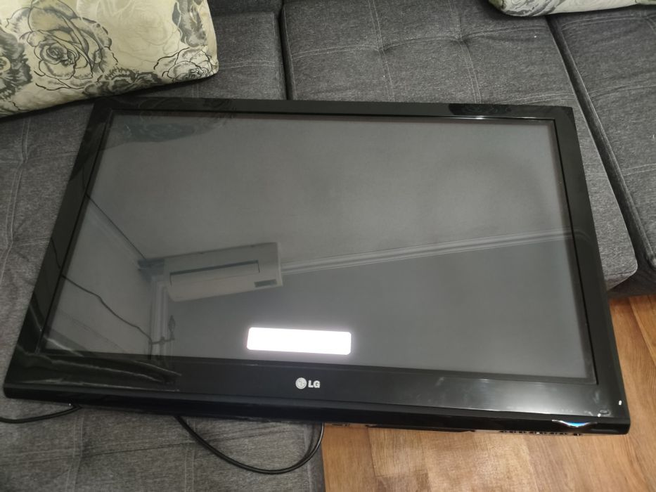 Продам телевизор LG 42