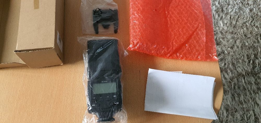 Vând blitz compatibil cu Nikon