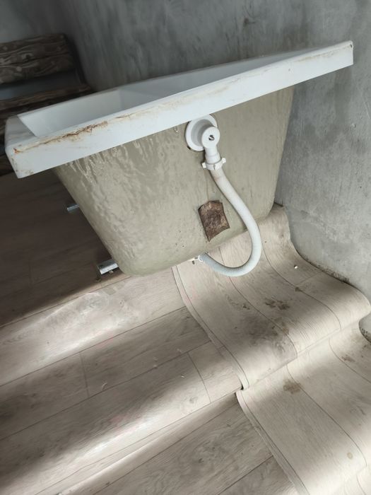 Продается ванна с ножками