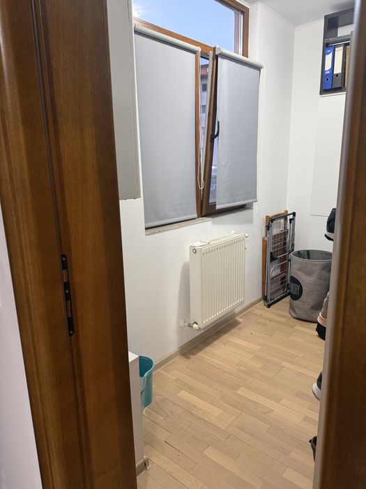 Inchiriez garsoniera  cu loc de parcare privat