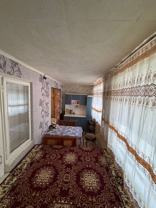Продаётся  2х ком квартира 2 этаж