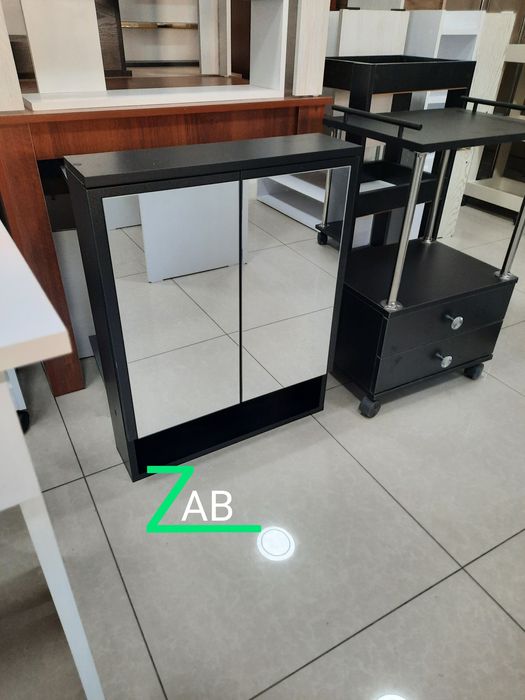 Навесной шкафчик для ванной комнаты.  Материал влагастойкий МДФ