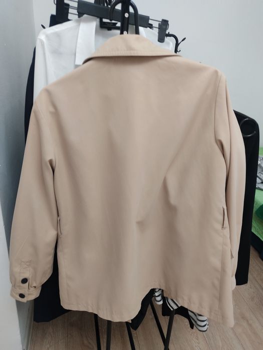 Продается осенняя куртка