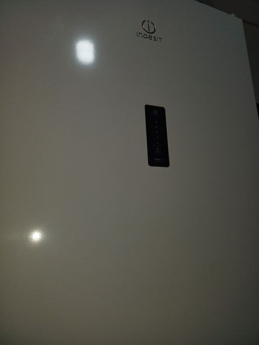 INDESIT - muzlatgich baland
