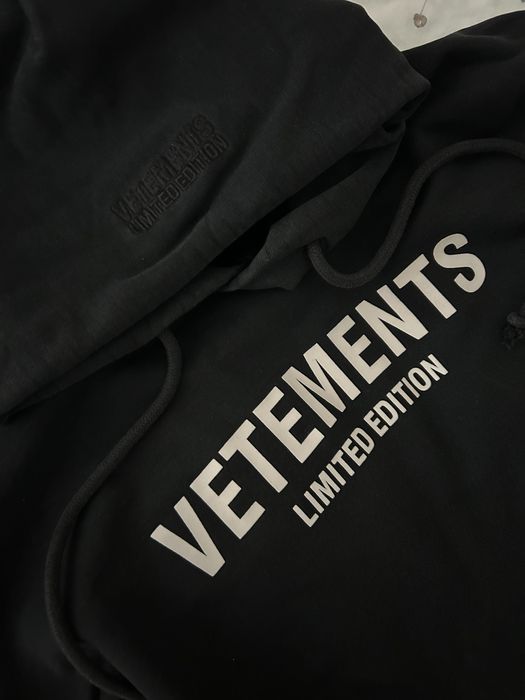 Суичър VETEMENTS Limited Edition Logo